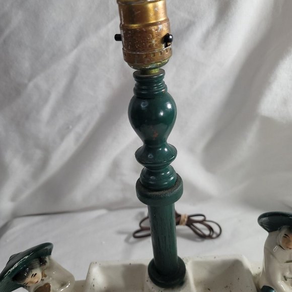 Vintage MCM Leviton Table Lamp Green White Porcelain Asian 2 Figures with Hats - Picture 9 of 11